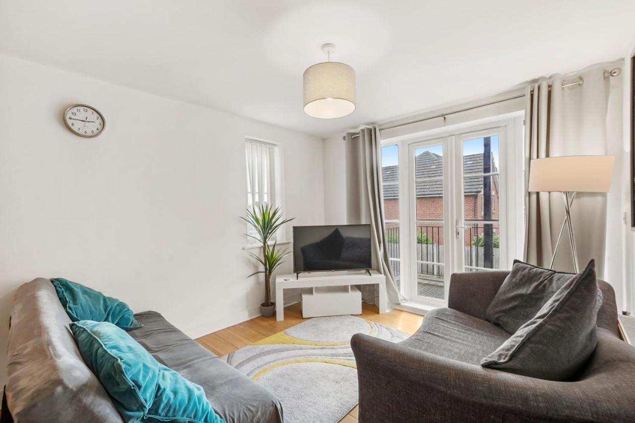 Luxnightzz - Two Bed - Close To North Station And Hospital Colchester Esterno foto